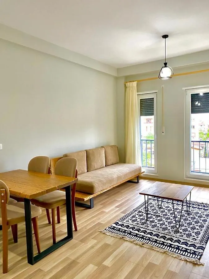 Cozy Stay Apartment تيرانا ألبانيا