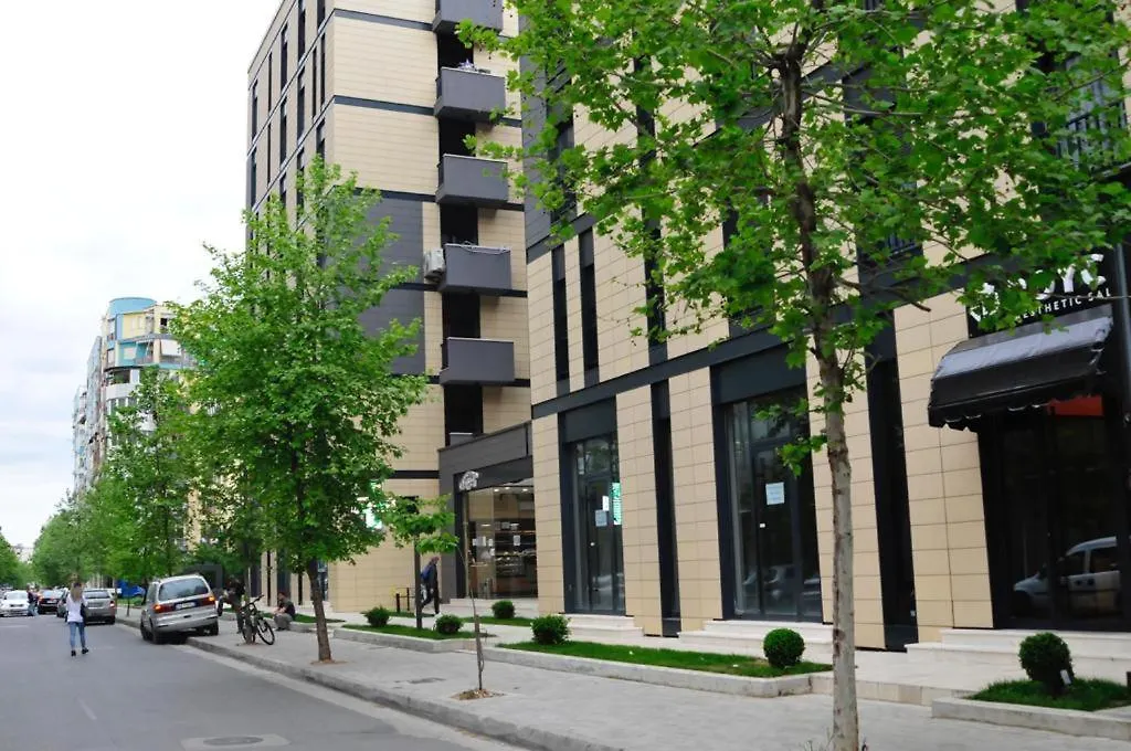 Cozy Stay Apartment تيرانا